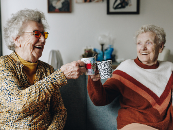 20 04 2023 Irishof Zorgpartners Samen Bewoners Koffie Vriendinnen Gezellig Lachen