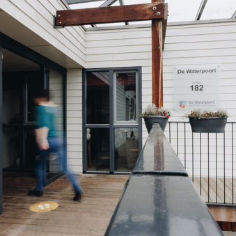 De Waterpoort Zorgpartners Entree Ingang Krimpen Naar Binnen Lopen