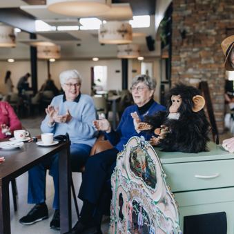 11 04 2023 ZPMH Prinsenhof Zingen Interactie Draaiorgel Lachen Liggend