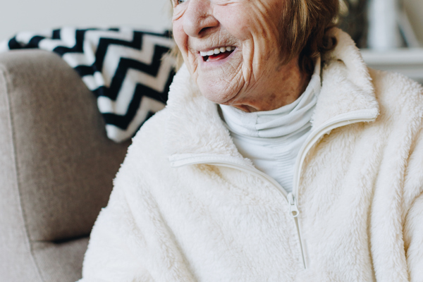 10 02 2023 Zorgpartners Savelberg Bewoner Stoel Lach