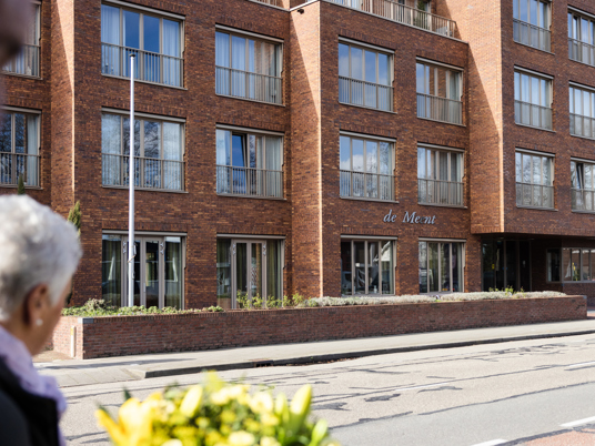 23 03 2023 De Vijverhof En De Meent Demeent Closeup Buiten Gebouw