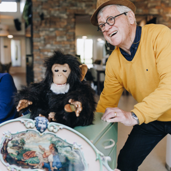 11 04 2023 ZPMH Prinsenhof Lachen Draaiorgel Zingen Staand