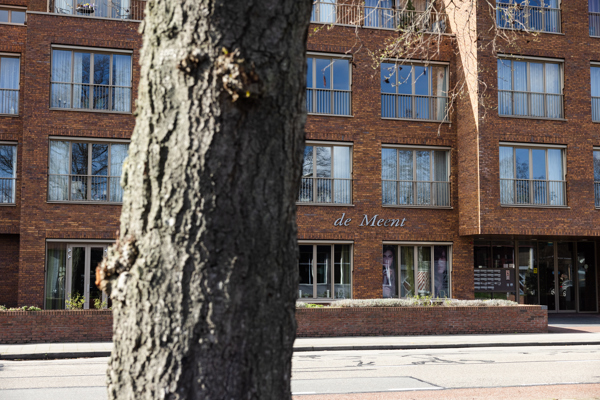 23 03 2023 De Vijverhof En De Meent Demeent Closeup Gebouw