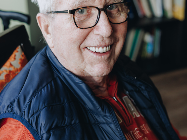 23 03 2023 De Vijverhof En De Meent Bewoner Lachen Kamer Rolstoel