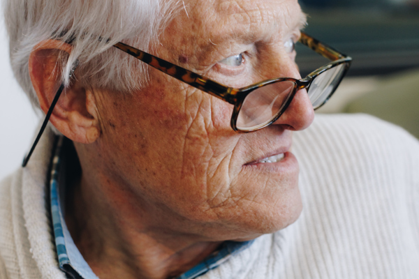 11 04 2023 ZPMH Prinsenhof Bewoner Bril Closeup