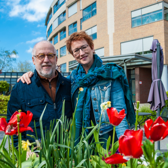01 04 2022 Zorgpartners Prinsenhof Dementie Jong Anthon Netty Buiten Bloemen
