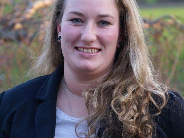 Pasfoto Shelley Van Oosterhout