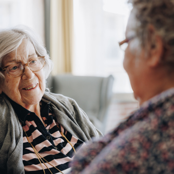 03 04 2023 Gouwestein Zorgpartners Bewoner Interactie Stoel Samen Woonkamer
