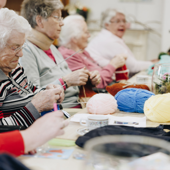 27 03 2023 De Rietkraag Souburgh Zorgpartners Bewoners Breien Tafel Samen