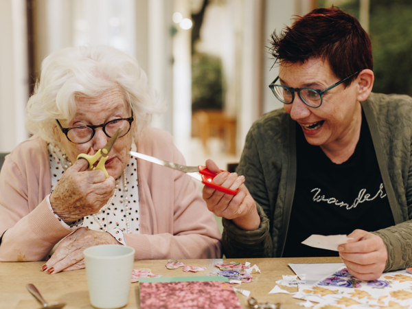 11 04 2023 ZPMH Prinsenhof Lachen Medewerker Bewoner Creativiteit Samen