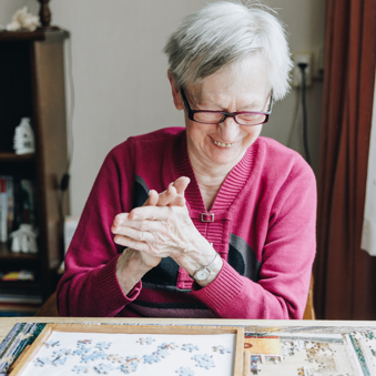 09 03 2023 Zorgpartners De Breeje Hendrick Puzzelen Kamer Legpuzzel Blij Handen Wrijven