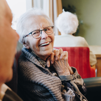 Ronssehof Bewoners Man Vrouw Lachen Kijken Interactie