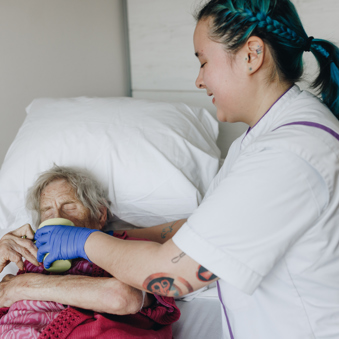 10 02 2023 Zorgpartners Savelberg Medewerker Bewoner Drinken