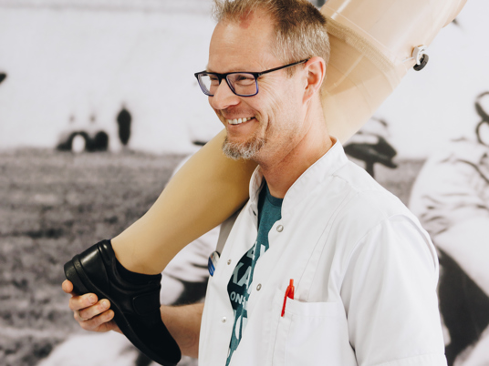 Ronssehof Revalidatie Behandelaar Revalidatieruimte Beenprothese Verticaal