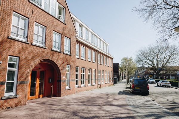 17 04 2023 Buurtpunt Karnemelksloot Buiten Gebouw Ingang Dorp